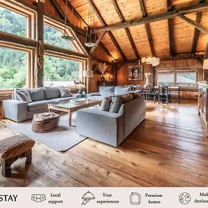 Le - By Emerald Chalet